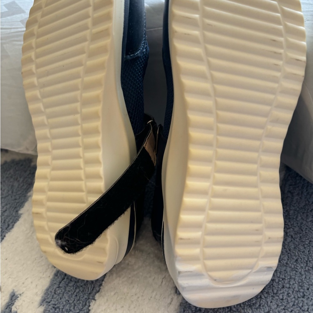 Shoes - Picture 2 of 2